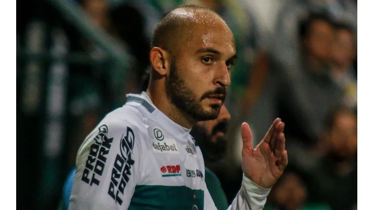 Foto: Gabriel Machado/AGIF - Régis defendeu o Bahia por mais de 100 jogos.