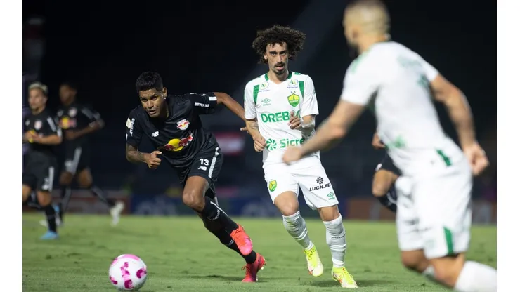 Foto: Diogo Reis/AGIF - Aderlan jogou bem contra o Cuiabá