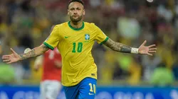 Neymar com a camisa da Seleção Brasileira (Foto: Thiago Ribeiro/AGIF)