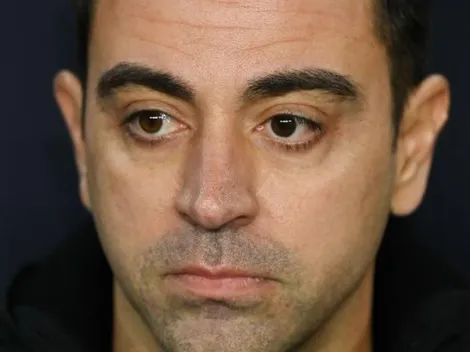 Xavi recebe notícia indigesta e Barcelona se complica com afastamento de defensor