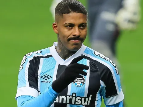 "Cobrava muito do Jean Pyerre"; Renato 'se encanta' com medalhão do Grêmio