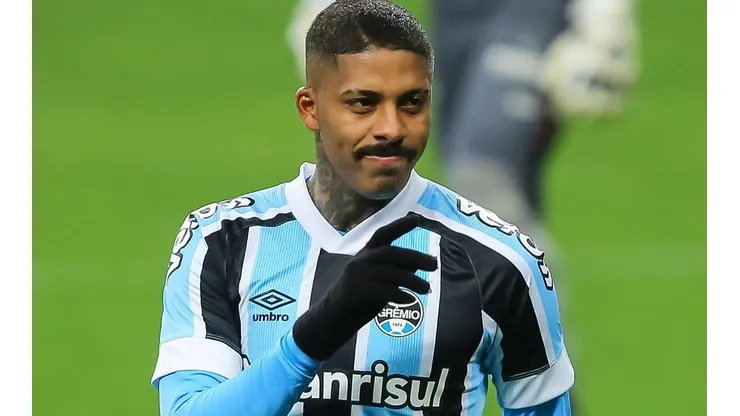 Foto: Pedro H. Tesch/AGIF - Jean Pyerre: meia era muito cobrado pelo técnico no Grêmio