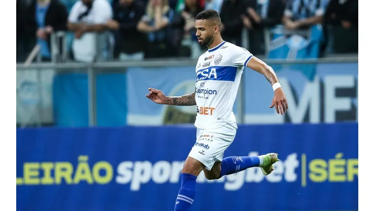 Foto: Pedro H. Tesch/AGIF - Lucão foi titular na partida desta terça-feira (4).