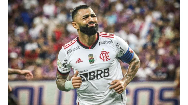 Foto: Lucas Emanuel/AGIF - Gabigol fez dois gols contra o Leão, mas o Flamengo perdeu por 3 a 2.