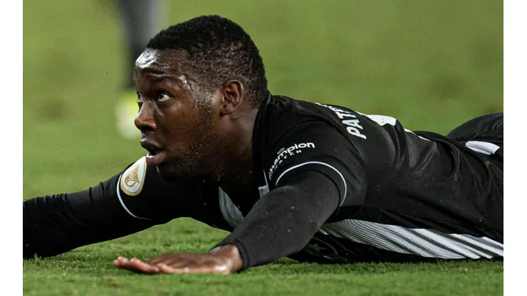 Foto: Jorge Rodrigues/AGIF - Volante é sempre falado no Palmeiras.