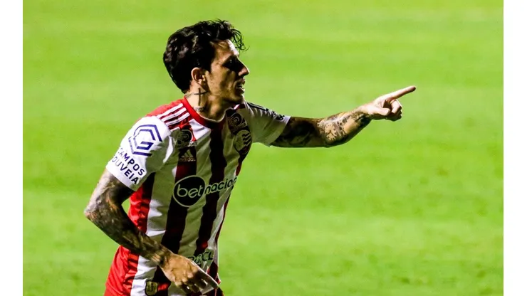 Foto: Rafael Vieira/AGIF - Jean Carlos é o camisa 10 do Timbu na temporada.