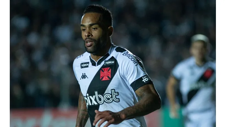 Agif/Joao Vitor Rezende Borba - Alex Teixeira ‘cala a torcida’ em vitória do Vasco