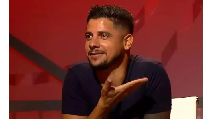 Foto: Reprodução/SBT - Cicinho causou diversas reações com uma opinião polêmica.