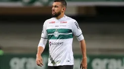 Geraldo Bubniak/AGB/ Castán e Rafael Santos e +9; Guto Ferreira esboça Coritiba para enfrentar o líder Palmeiras.