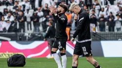 Roger Guedes e Yuri Alberto com a camisa do Corinthians (Foto: Guilherme Drovas/AGIF)