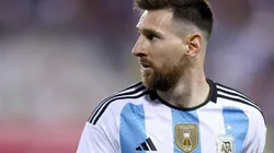 Elsa/Getty Images/ "Lionel Messi será..."; Jornalista afirma futuro de Messi após término da temporada 2022/2023.