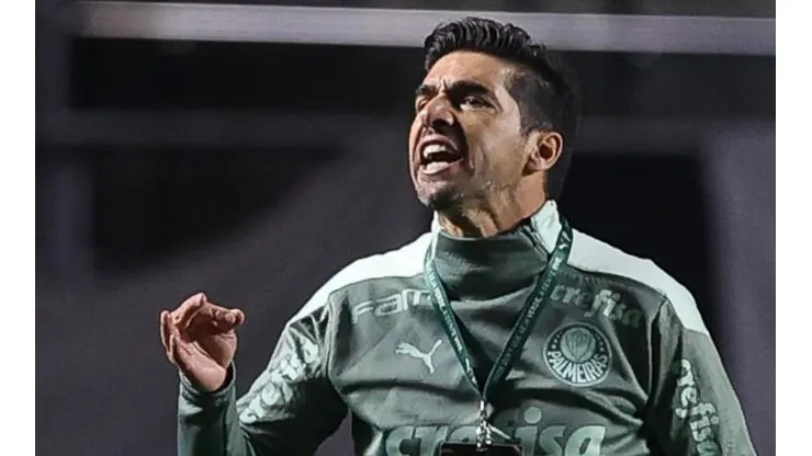 Foto: Cesar Greco/SEP - Abel 'pistolou' após o triunfo do Verdão.