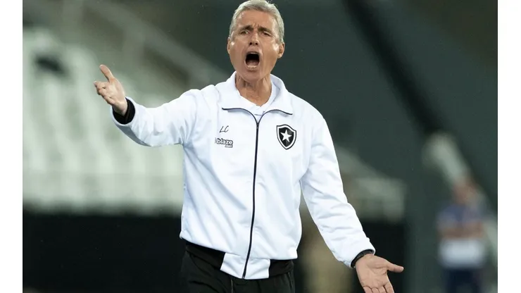 Foto: Jorge Rodrigues/AGIF - Luís Castro: técnico avaliou problema enfrentado pelo Botafogo no ano