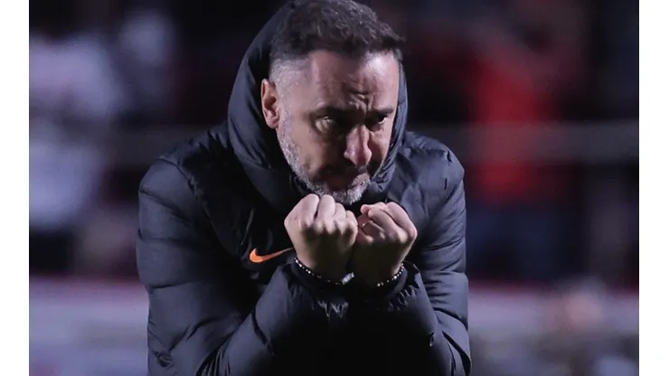 Foto: Ettore Chiereguini/AGIF - Vítor Pereira leva Balbuena e mais "reforços" do elenco alvinegro para Caxias do Sul
