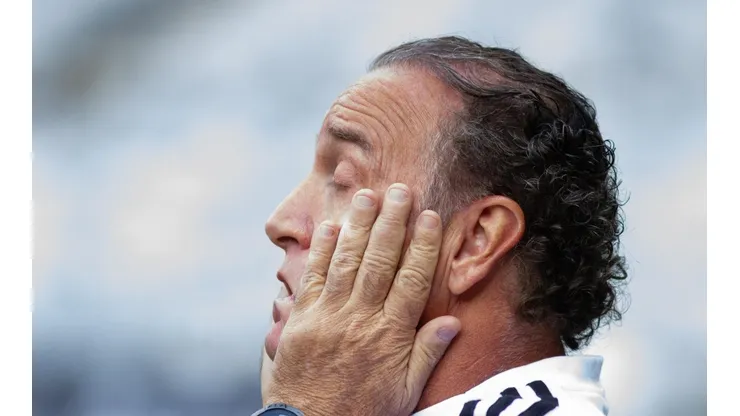 Foto: Fernando Moreno/AGIF - Cuca tem futuro incerto no Atlético para 2023; Vojvoda é cotado