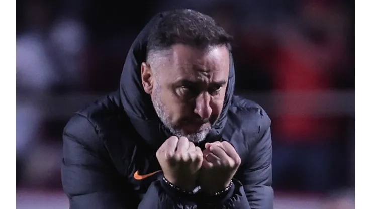 Foto: Ettore Chiereguini/AGIF - Vítor Pereira pode levar um 'chapéu' do Palmeiras.