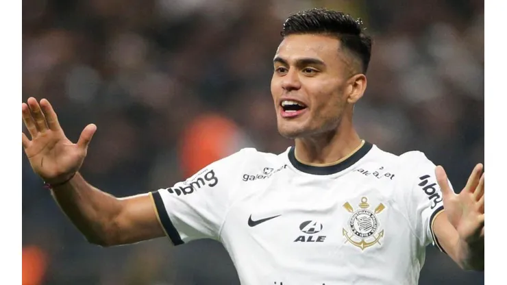 Foto: Rodrigo Coca/Ag. Corinthians - Fausto deu explicações após agitar a Fiel.