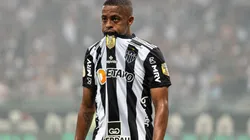 Alessandra Torres/AGIF/ Keno e +1; Cuca já tem ausências para o duelo contra o Santos, pelo Brasileirão.