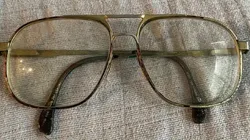 Óculos usados por Jeffrey Dahmer estão à venda