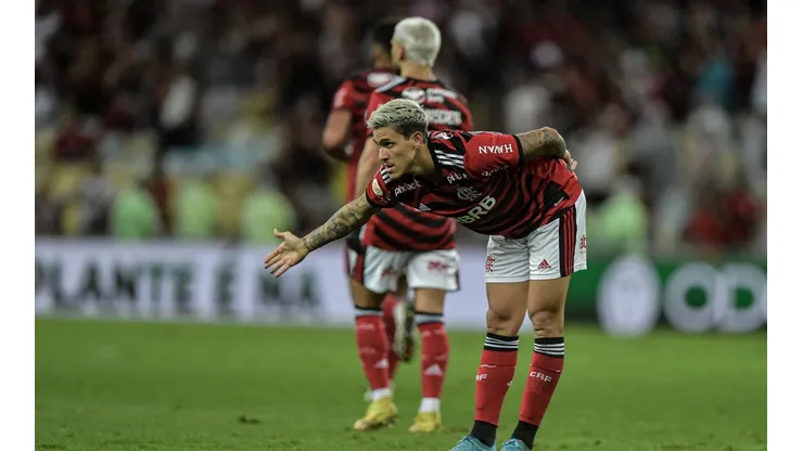 Agif/Thiago Ribeiro - Pedro tem noite de Neymar e Edmundo no Maracanã