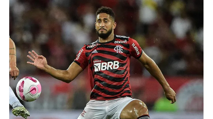 Foto: Thiago Ribeiro/AGIF - Pablo ainda não assumiu a titularidade no Flamengo.