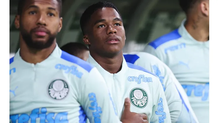 Ettore Chiereguini/AGIF - Endrick no banco do Palmeiras.