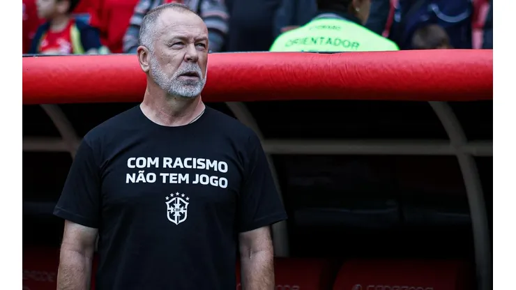 Maxi Franzoi/AGIF - Time de Mano Menezes não apresenta um bom futebol, mas consegue segunda vitória consecutiva na temporada.