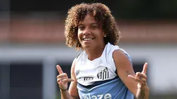 Foto: Pedro Ernesto Guerra Azevedo/Santos FC - Jane durante treinamento.