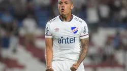 Dante Fernández/FocoUy. Bahia se aproxima de contratação pelo centroavante