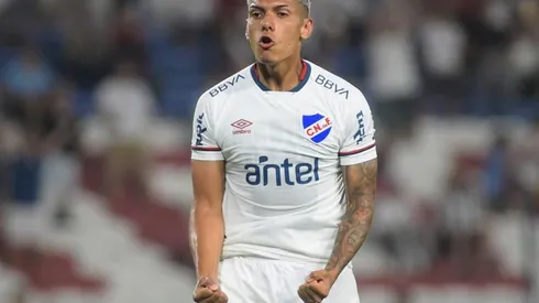 Dante Fernández/FocoUy. Bahia se aproxima de contratação pelo centroavante