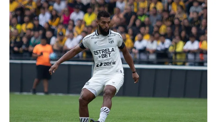 Foto: Felipe Santos/ Ceará SC - Willian Maranhão na partida contra o Criciúma.