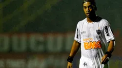 Foto: Felipe Oliveira / AGIF - Ronaldinho Gaúcho tem dívida a receber do Atlético-MG