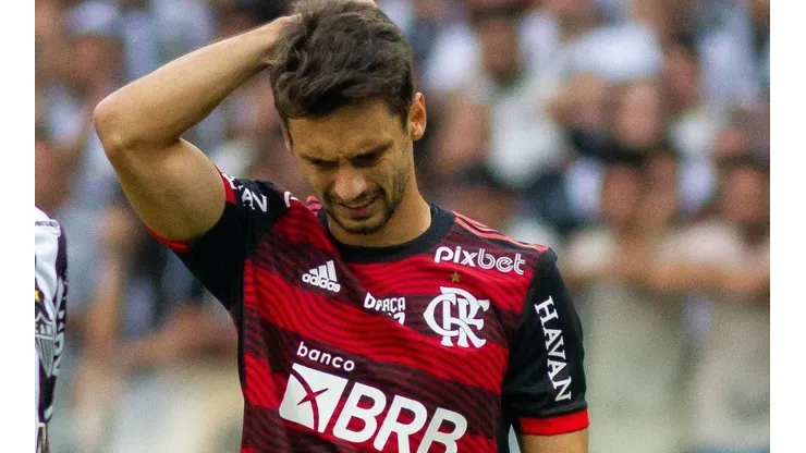 Rodrigo Caio com a camisa do Flamengo - Foto: Fernando Moreno/AGIF
