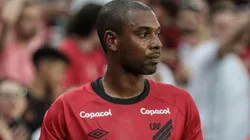 Foto: Robson Mafra/AGIF - Fernandinho foi duas vezes vice-campeão da América pelo CAP.