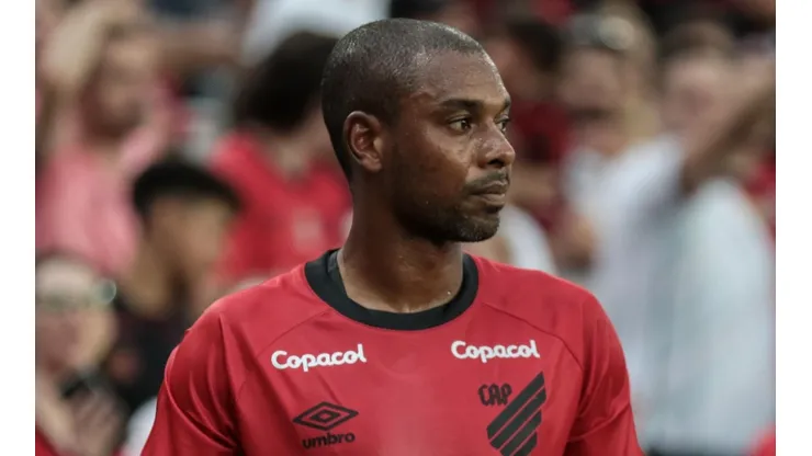 Foto: Robson Mafra/AGIF - Fernandinho foi duas vezes vice-campeão da América pelo CAP.