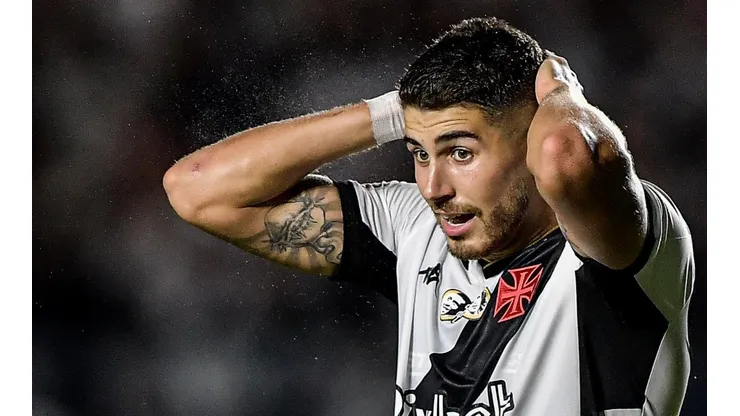 Foto: Thiago Ribeiro/AGIF/ Vasco enfrenta o Fortaleza sem Pedro Raul e podendo fazer alterações no time