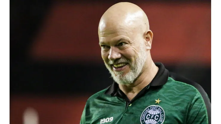 Foto: (Rafael Vieira/AGIF) - Antônio Carlos Zago pode ganhar um reforço de peso no Coritiba