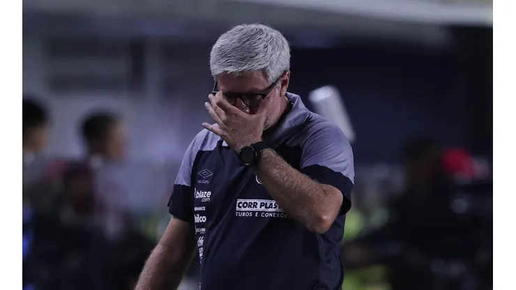 Odair Hellmann toma atitude surpreendente no Santos