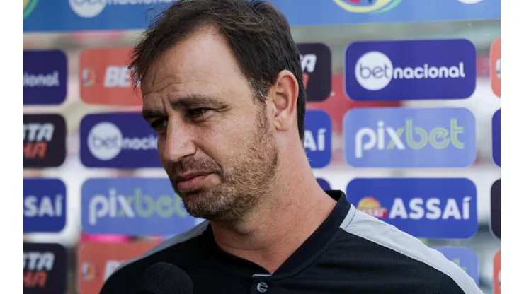 Foto: Rafael Vieira/AGIF - Felipe Conceição, técnico do Santa Cruz