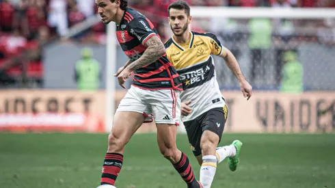 Jogador do Flamengo durante partida contra o Criciúma. Foto: Isabela Azine/AGIF