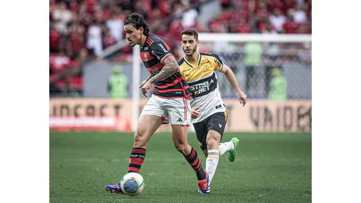 Jogador do Flamengo durante partida contra o Criciúma. Foto: Isabela Azine/AGIF