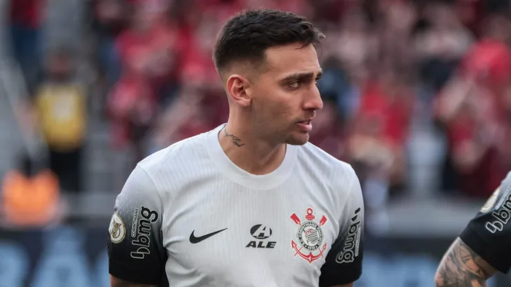 Corinthians alerta sobre suposto risco oferecido por Gustavo Mosquito aos clubes interessados no jogador. Foto: Robson Mafra/AGIF