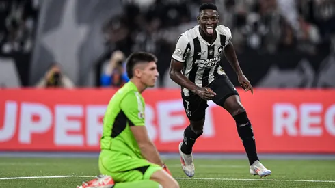 RJ - RIO DE JANEIRO - 20/07/2024 - BRASILEIRO A 2024, BOTAFOGO X INTERNACIONAL - Luiz Henrique jogador do Botafogo comemora seu gol durante partida contra o Internacional no estadio Engenhao pelo campeonato Brasileiro A 2024. Foto: Thiago Ribeiro/AGIF