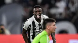 Pelo Botafogo, Luiz Henrique decidiu a partida diante do Internacional. Foto: Thiago Ribeiro/AGIF