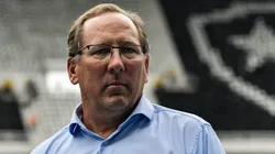 Textor facilita em negociação e acaba perdendo reforço