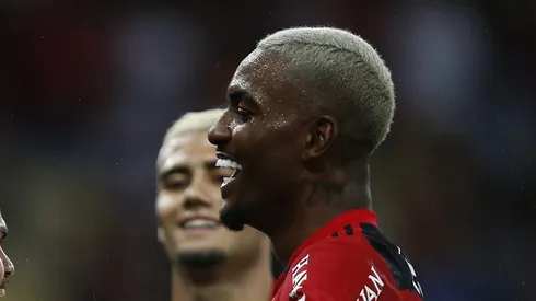 Michel e Ramon pelo Mais Querido. Lateral pode gerar lucro ao CRF.