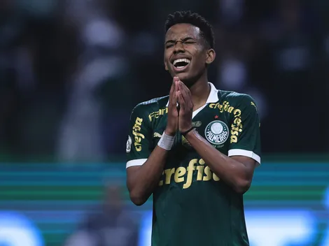 Estêvão está fora de combate e o Palmeiras teme sobre gravidade da lesão