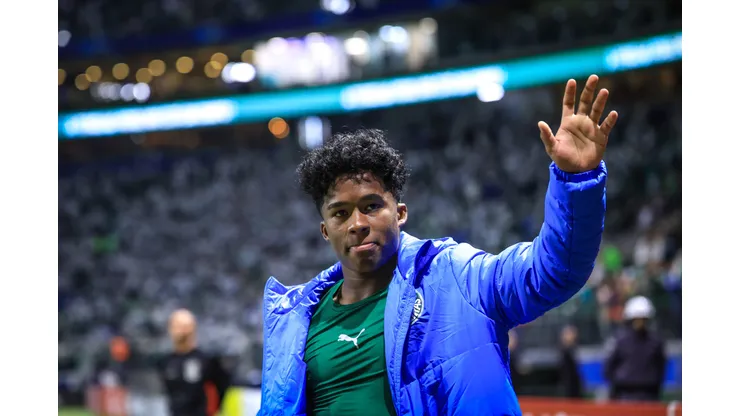 Endrick despedindo do Palmeiras para atuar no Real Madrid. Foto: Marcello Zambrana/AGIF