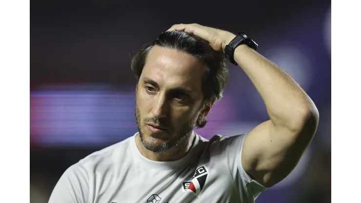 Zubeldía recusou lateral-esquerdo do rival oferecido ao SPFC