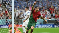 Justin Setterfield/Getty Images/ "Nenhuma força externa na bola"; Chip indica que CR7 não toca na bola em gol de Portugal.